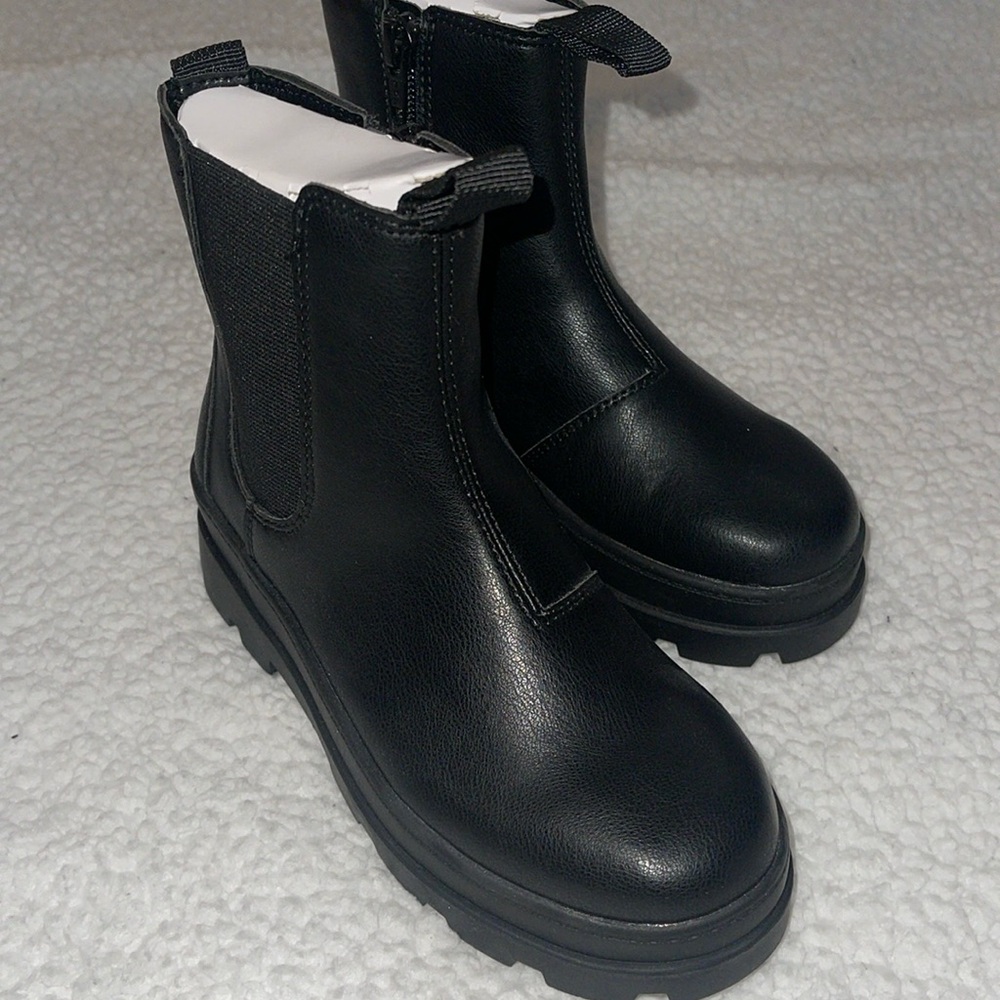 H&M Chelsea Boots